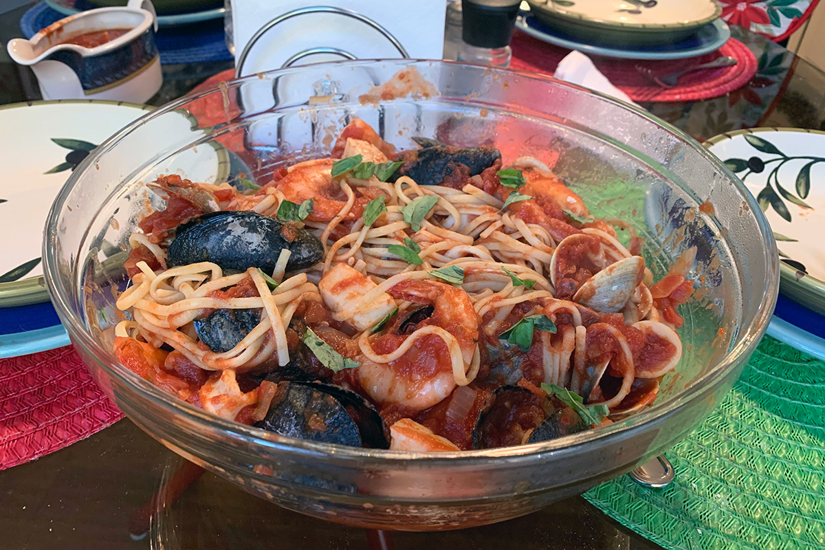 Fra diavolo (Italian American seafood pasta)