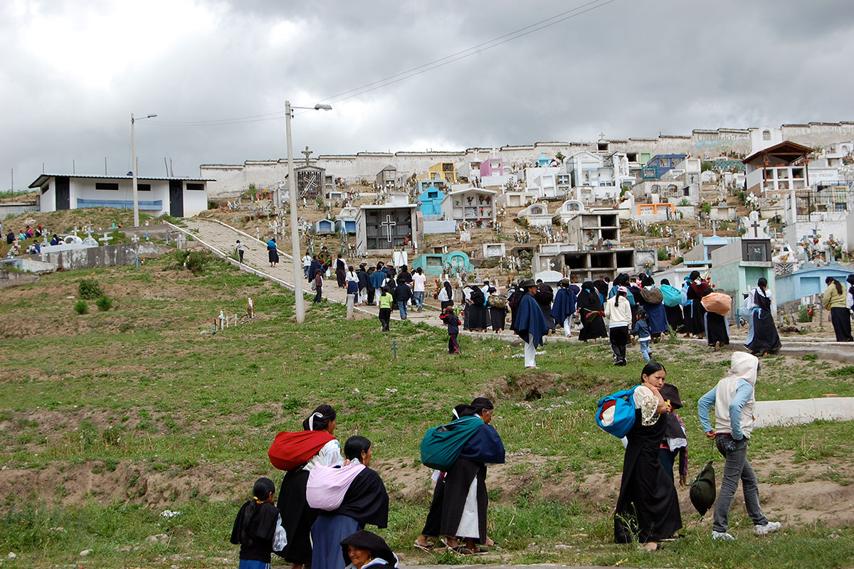 A funeral procession to the Kichwa cemetery in Otavalo, Ecuador, July 2010. Photo by Jessie M. Vallejo 