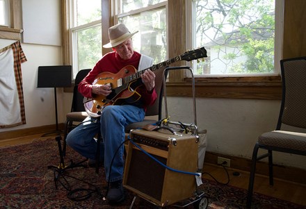 Let’s Jam! Frank Hamilton’s Legacy in Folk Music Education