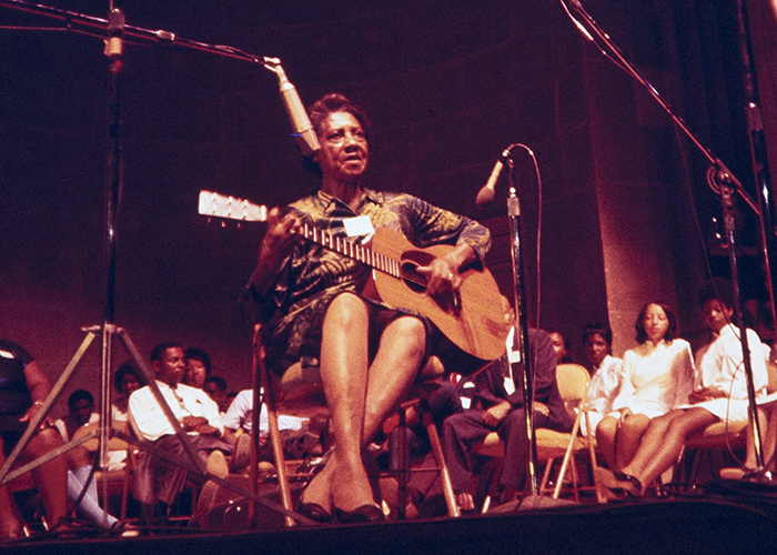 Elizabeth Cotten at the 1969 Smithsonian Folklife Festival. Photo by Diana Davies, Ralph Rinzler Folklife Archives