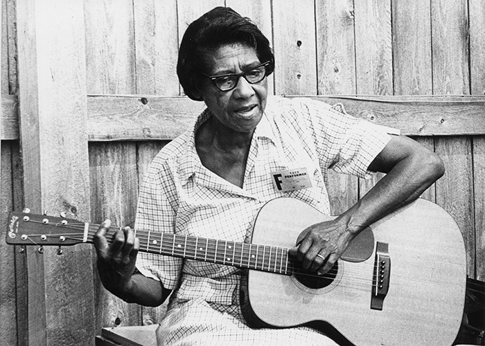 Elizabeth Cotten at the 1968 Newport Folk Festival. Photo by Diana Davies, Ralph Rinzler Folklife Archives